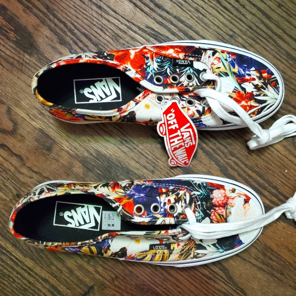 *NEW* VANS unisex floral sneakers